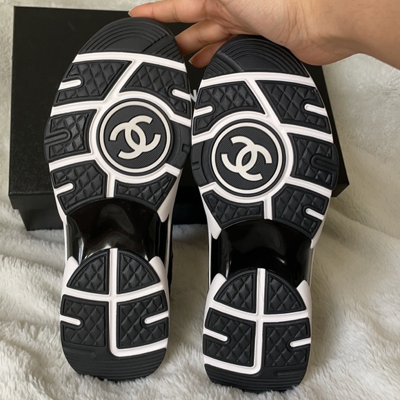 NIB Chanel fabric sneaker - Picture 5 of 11